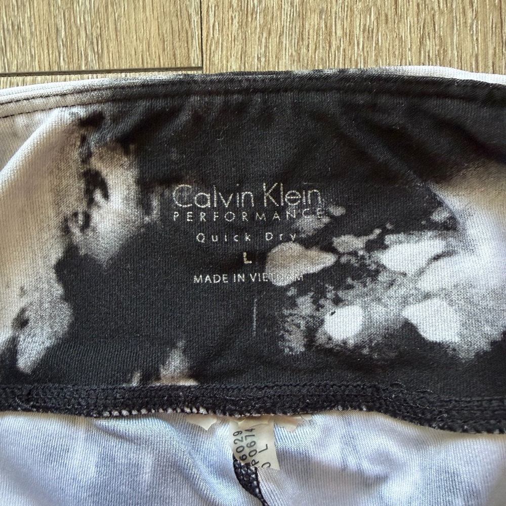 Calvin Klein Tie Dye Leggings Black White Cloud Print Activewear Large - Picture 6 of 8